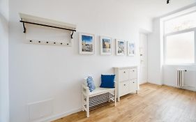 Spacious Riverviews Apartment Near Piata Unirii